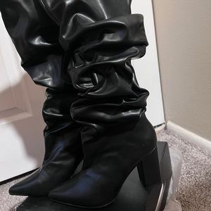 Slouch boot